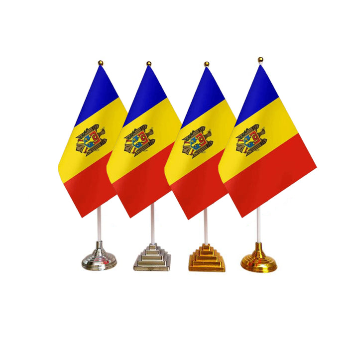 Lot drapeaux Moldavie de table