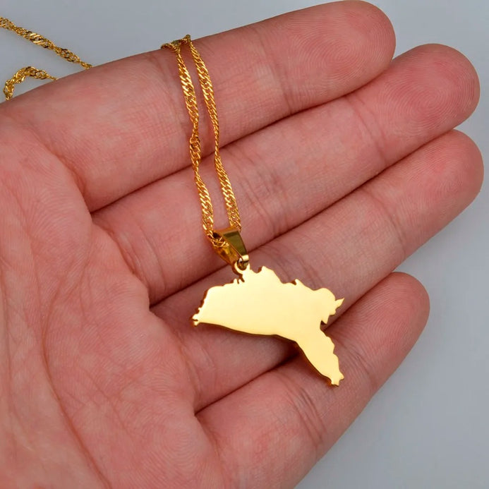 Collier carte Moldavie couleur or