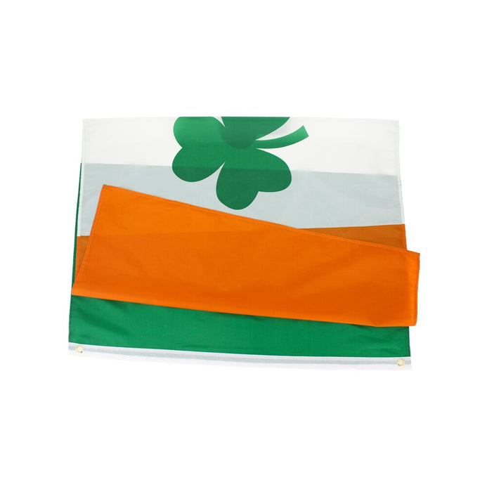 Drapeau Irlande avec trèfle