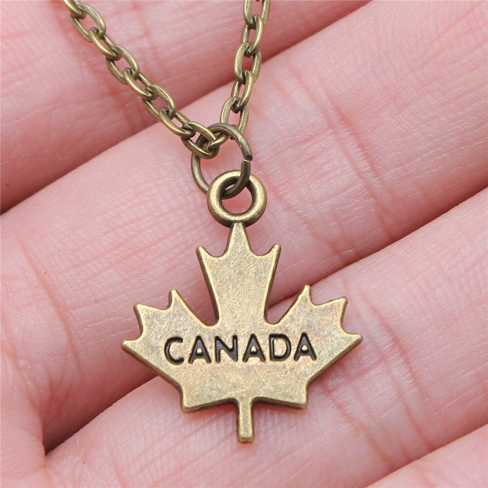 Collier Canada vintage