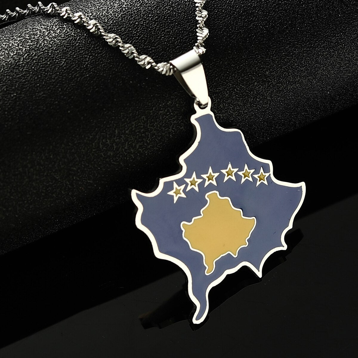 Collier drapeau Kosovo couleur argent