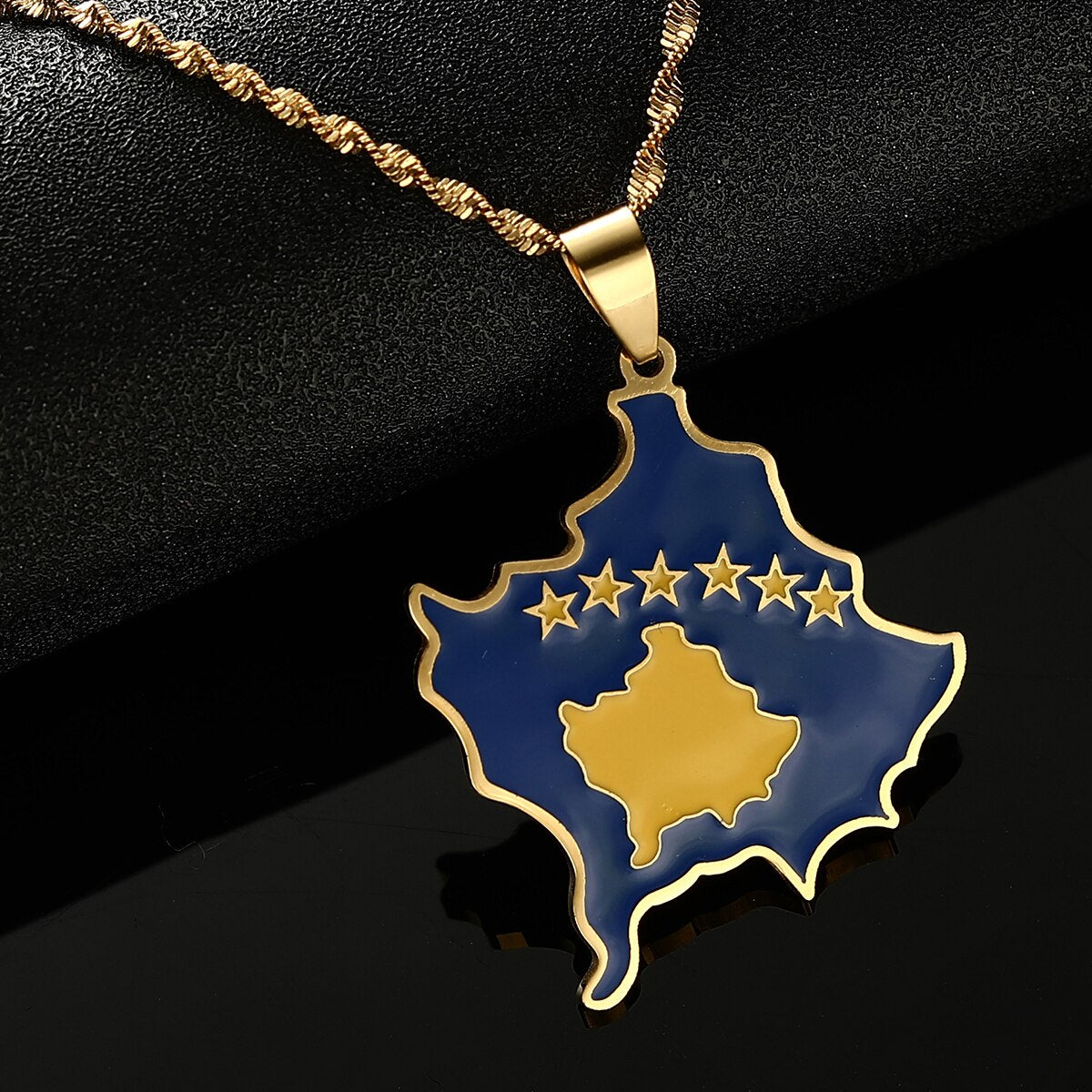 Collier drapeau Kosovo couleur or